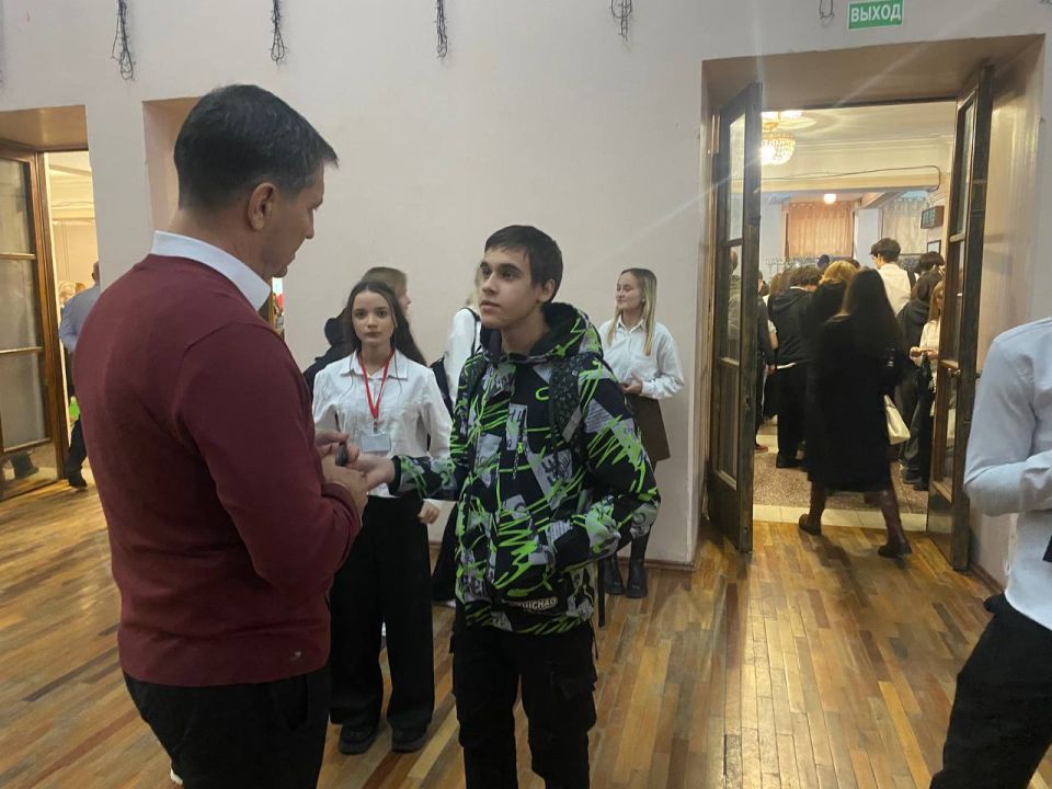 К слову, общение с главой продолжилось и после мероприятия