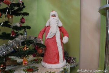 В музеях Слободзейского района открылись ретро-ёлки и выставки новогодних открыток