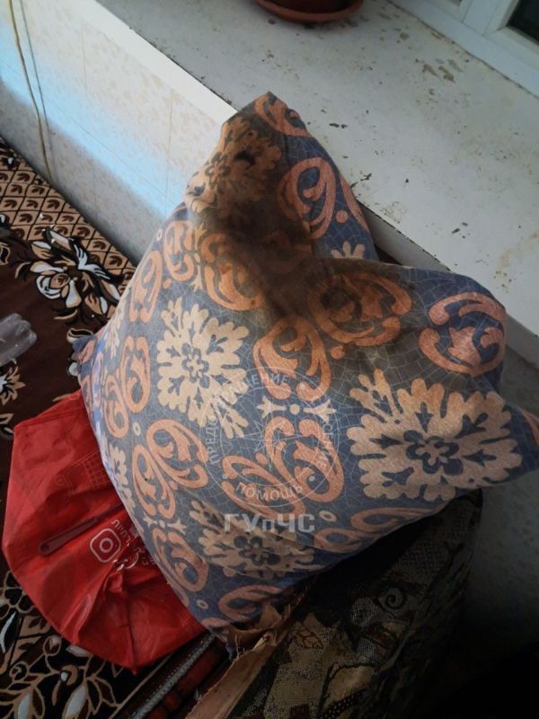 В селе Ташлык Григориопольского района из-за перекала печи начала тлеть подушка на диване, стоявшем вплотную