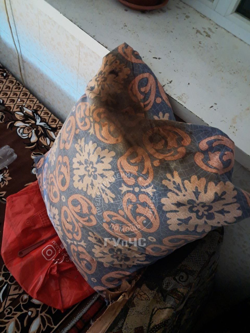 В селе Ташлык Григориопольского района из-за перекала печи начала тлеть подушка на диване, стоявшем вплотную