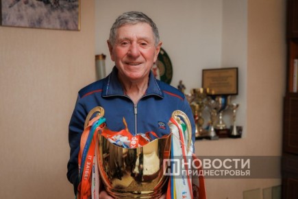 За полвека в спорте заслуженный тренер Приднестровья Василий Николаев пробежал 160 тысяч километров