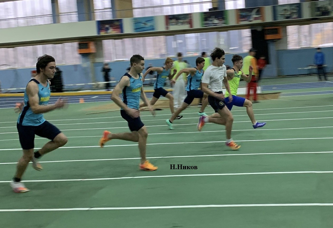 Приднестровские легкоатлеты переместились в манеж Приднестровские легкоатлеты переместились в манеж