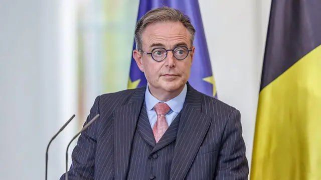 Премьер Бельгии Барт де Вевер назвал «воровством» предложение Еврокомиссии конфисковать замороженные активы России для передачи этих средств Украине