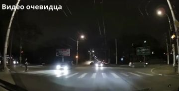 В Тирасполе 9 декабря 63-летний водитель «Фольксвагена» выехал на жёлтый и чуть не сбил пешехода на «зебре» на перекрёстке Мира и Синёва