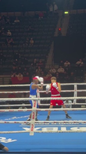 Боксер Василий Чеботарь вышел в четвертьфинал чемпионата мира в Дубае