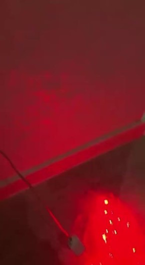 Включите такую гирлянду в сеть и ждите в гости пожарных!