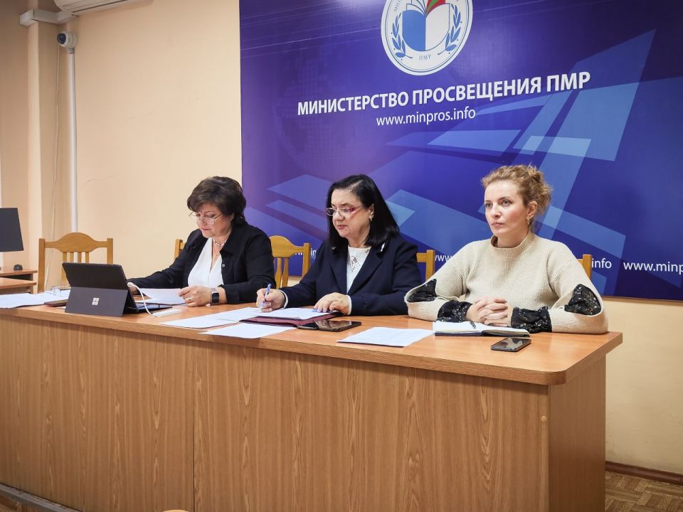 Под председательством министра просвещения состоялось заседание межведомственной комиссии по формированию плана приёма в государственные (муниципальные) организации профессионального образования на 2026-2027 учебный год