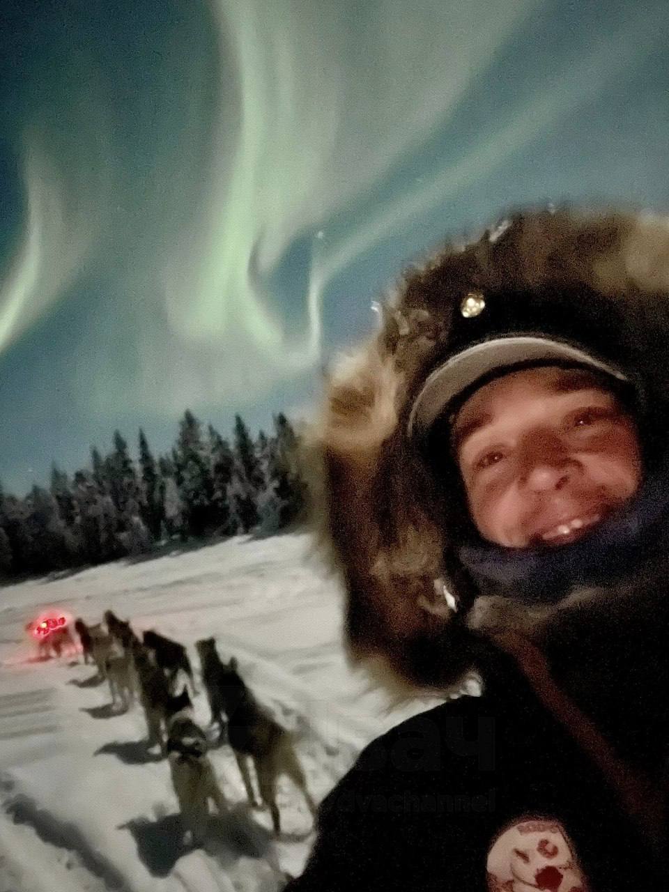 Житель Аляски снял самое красивое видео месяца — ночную поездку на собачьей упряжке под северным сиянием и полной Луной Житель Аляски снял самое красивое видео месяца — ночную поездку на собачьей упряжке под северным сиянием и полной Луной