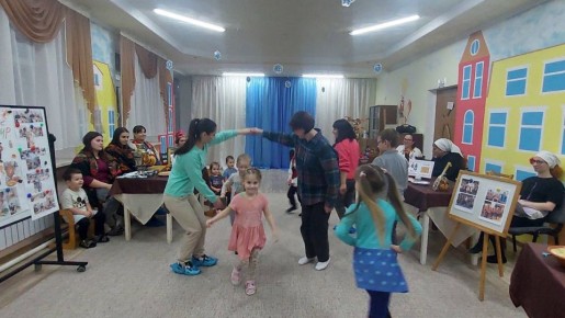 В МОУ «Бендерский детский сад №11» прошла творческая гостиная с родителями на тему «Мы — Приднестровский народ!»