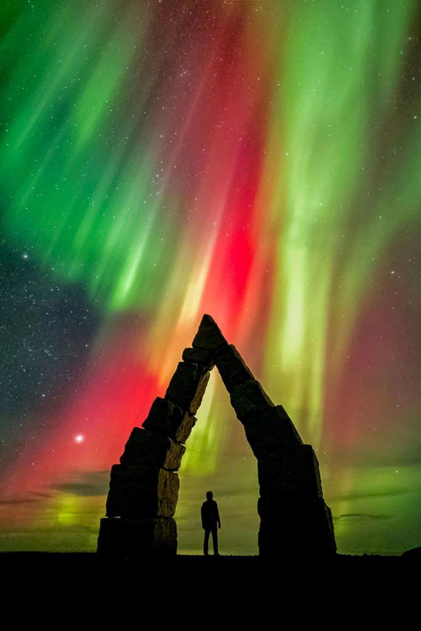 Показаны лучшие кадры северного сияния 2025 года Показаны лучшие кадры северного сияния 2025 года