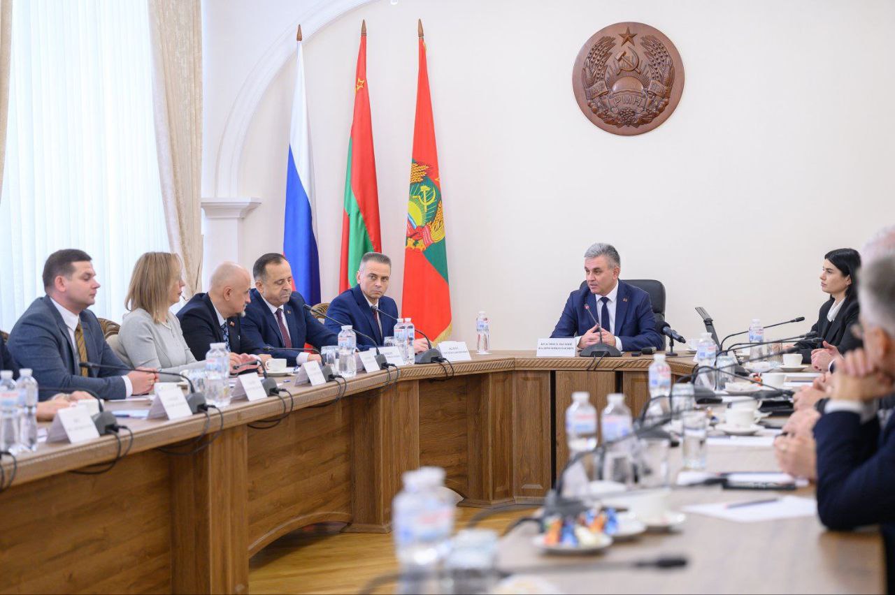 Президент провёл расширенное совещание с членами президиумов Правительства и Верховного Совета ПМР