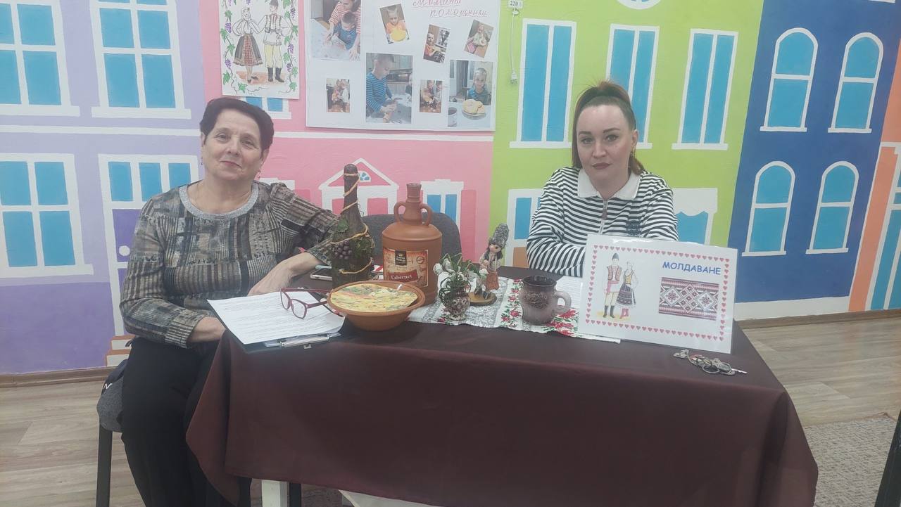 В МОУ «Бендерский детский сад №11» прошла творческая гостиная с родителями на тему «Мы — Приднестровский народ!» В МОУ «Бендерский детский сад №11» прошла творческая гостиная с родителями на тему «Мы — Приднестровский народ!»