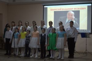 В МОУ ДО «ДЕСТКАЯ ШКОЛА ИСКУССТВ» п. ПЕРВМАЙСК СОСТОЯЛАСЬ ЛЕКЦИЯ-КОНЦЕРТ «ВМЕСТЕ ВЕСЕЛО ШАГАТЬ», ПОСВЯЩЁННАЯ 100-ЛЕТНЕМУ ЮБИЛЕЮ В. Я. ШАИНСКОГО