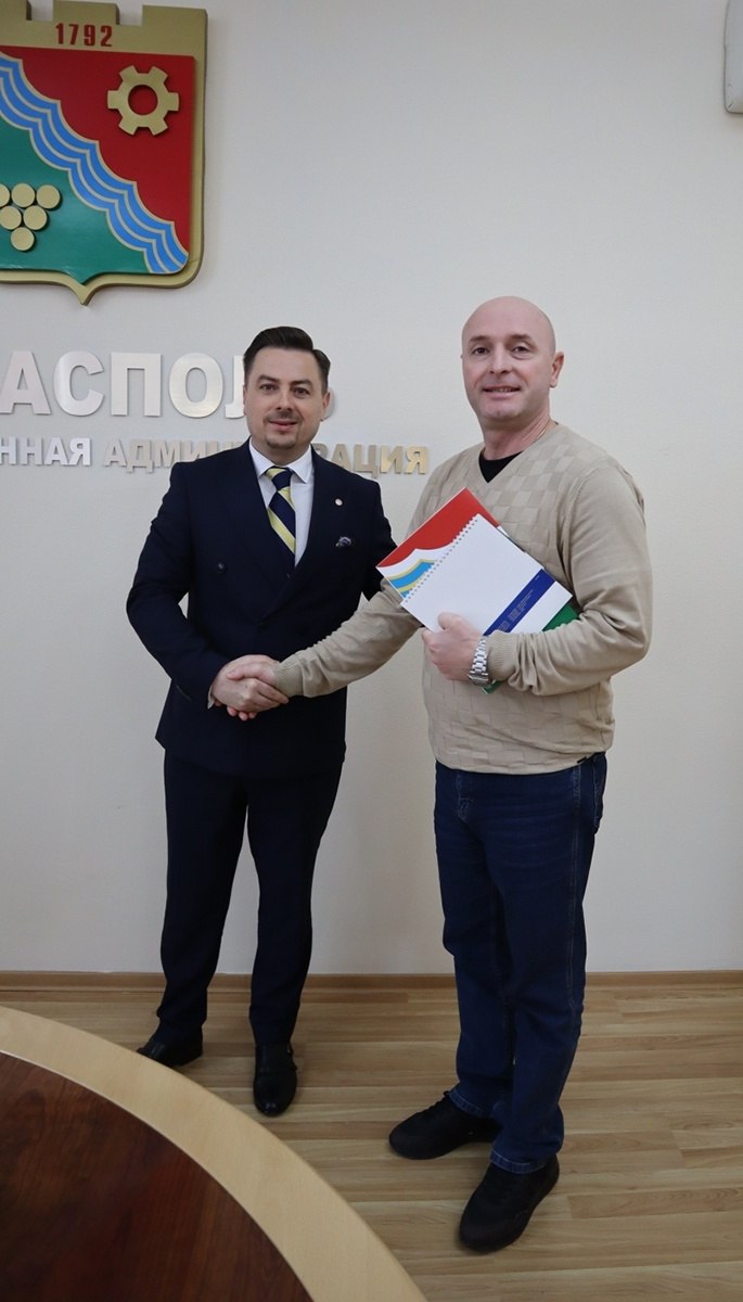 В Тирасполе состоялось торжественное награждение сотрудников столичной госадминистрации и руководителей столичных предприятий, которые оказали важное содействие в организации Единого дня голосования В Тирасполе состоялось торжественное награждение сотрудников столичной госадминистрации и руководителей столичных предприятий, которые оказали важное содействие в организации Единого дня голосования