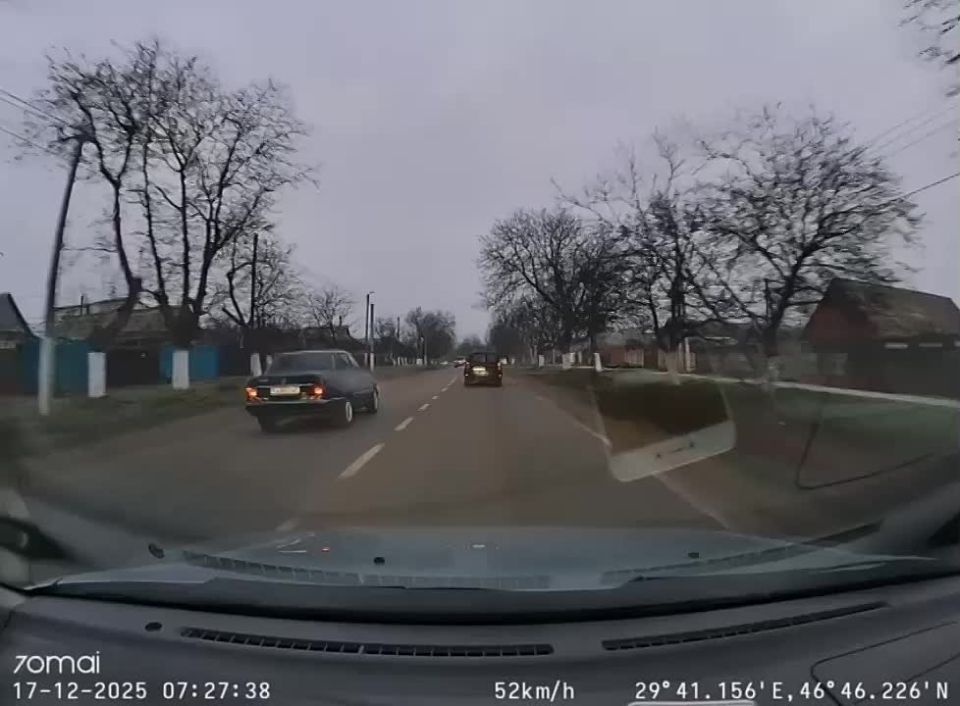 В Карагаше две легковушки чуть не поцеловались