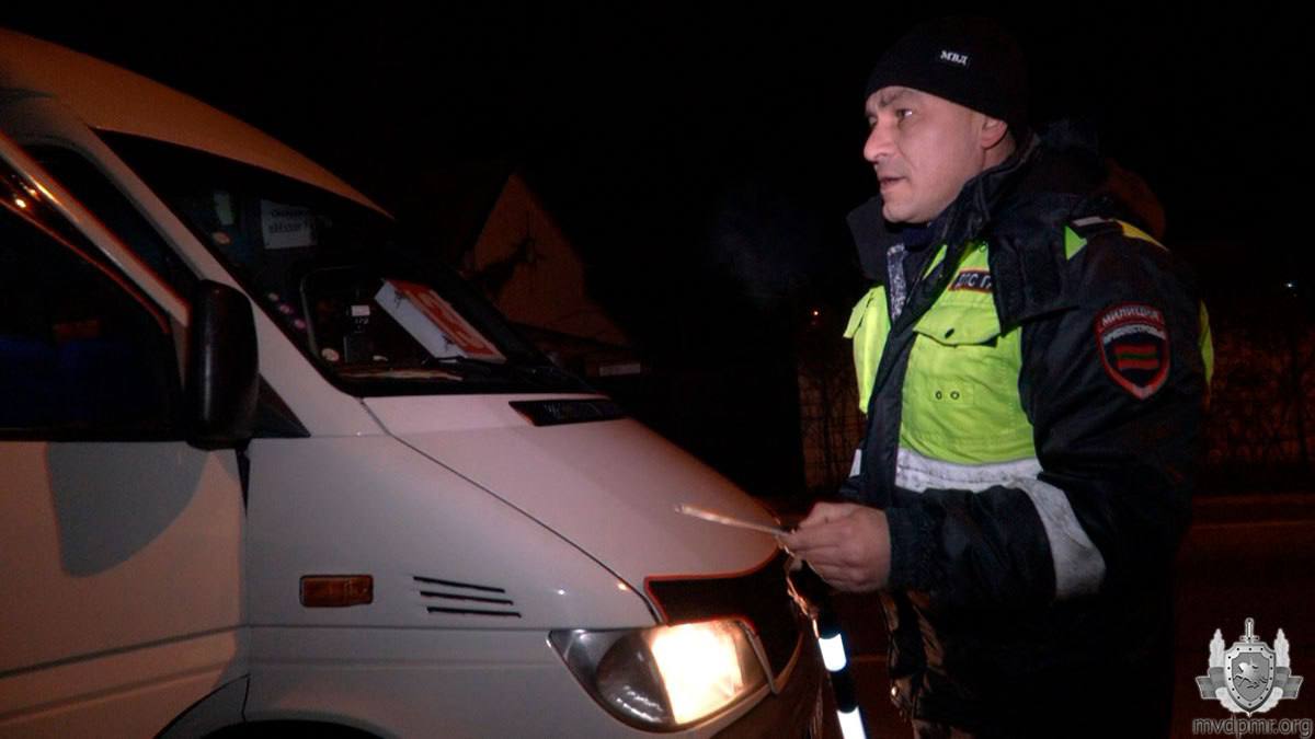 Сотрудники ГАИ проверили, безопасно ли ездить на бендерских маршрутках