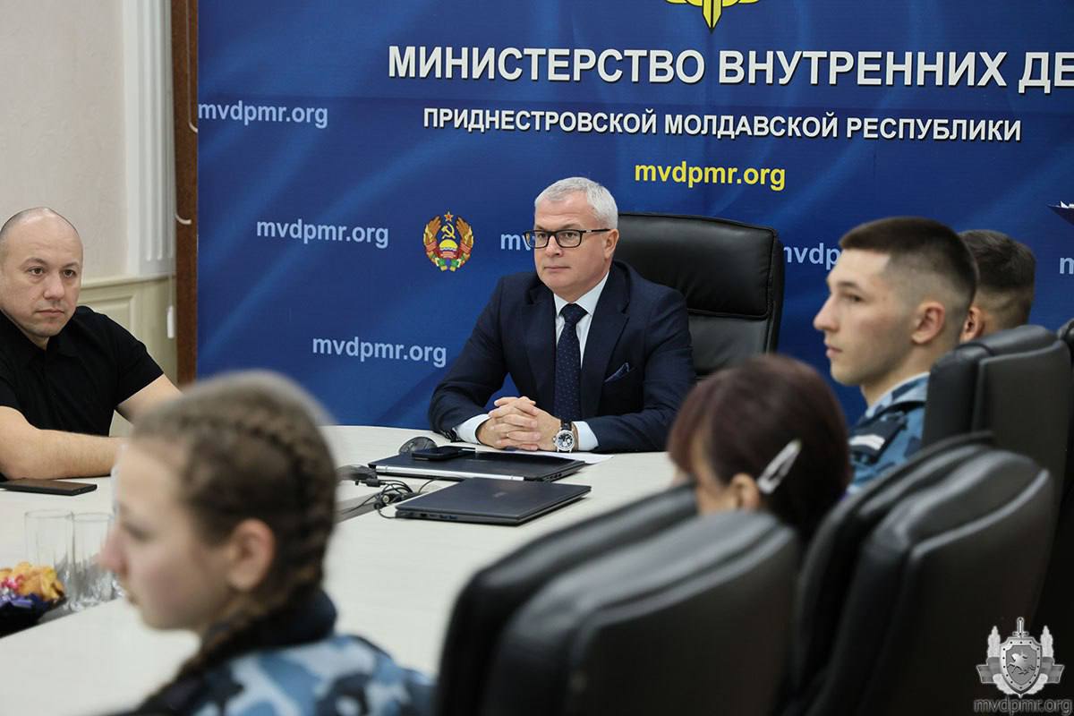 Предновогоднее чаепитие с министром внутренних дел