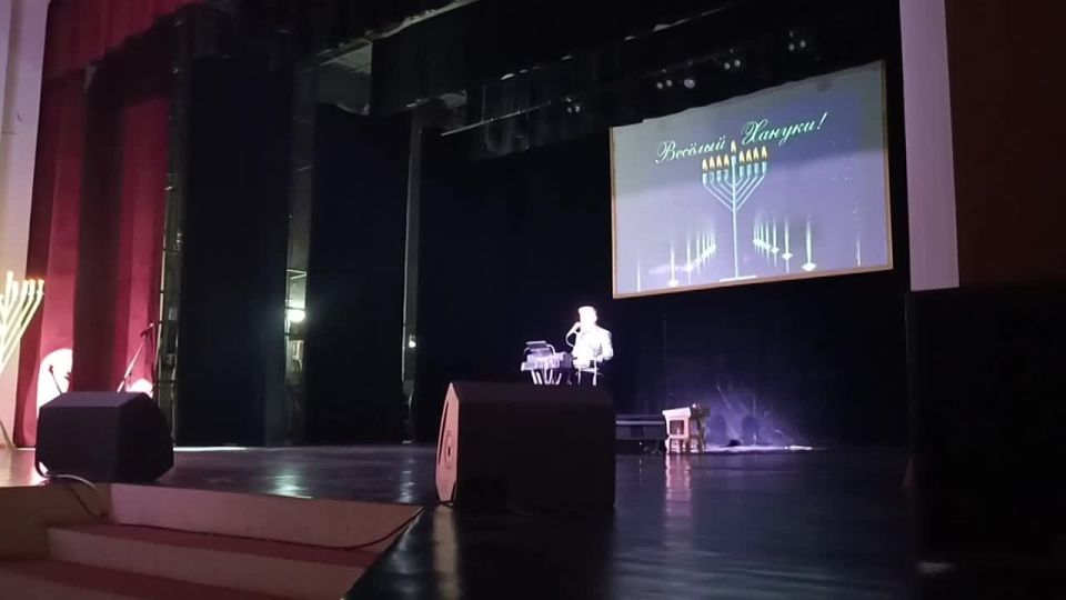 Смысл всех еврейских праздников примерно такой: враги хотели нас уничтожить, но им не удалось