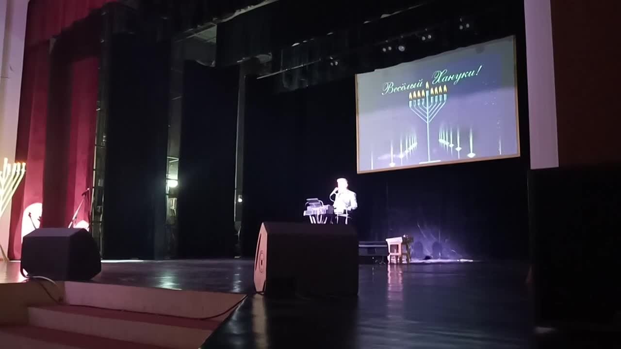 Смысл всех еврейских праздников примерно такой: враги хотели нас уничтожить, но им не удалось