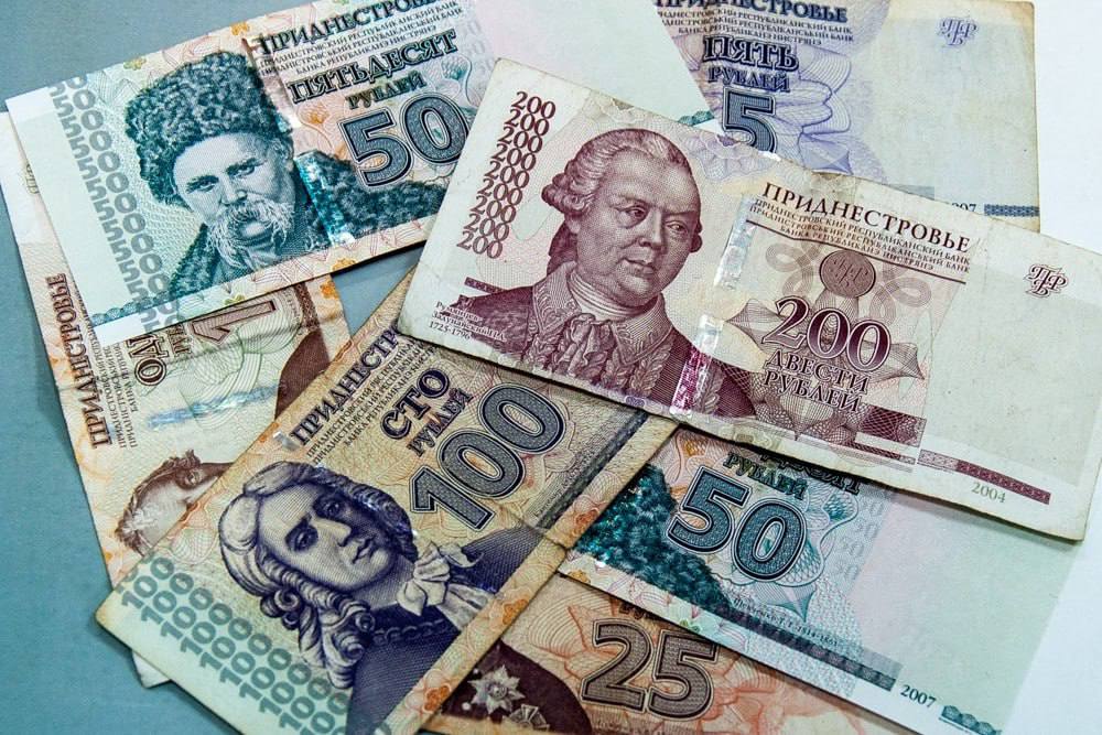 Пенсии и пособия за январь выплатят авансом