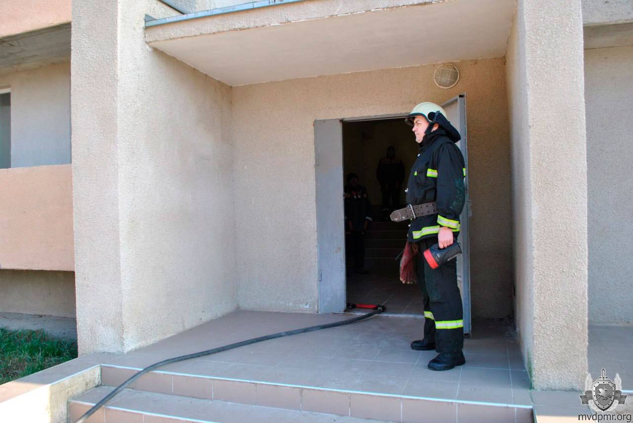 В Слободзее отработали действия при чрезвычайной ситуации В Слободзее отработали действия при чрезвычайной ситуации