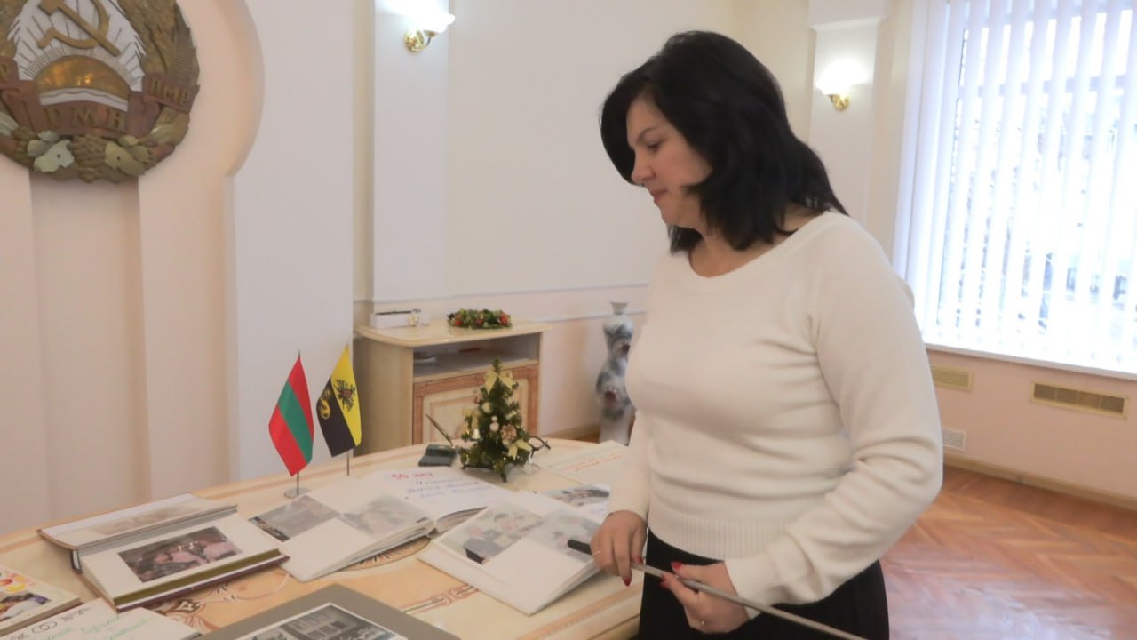 18 декабря свой профессиональный праздник отмечают сотрудники органов ЗАГС 18 декабря свой профессиональный праздник отмечают сотрудники органов ЗАГС