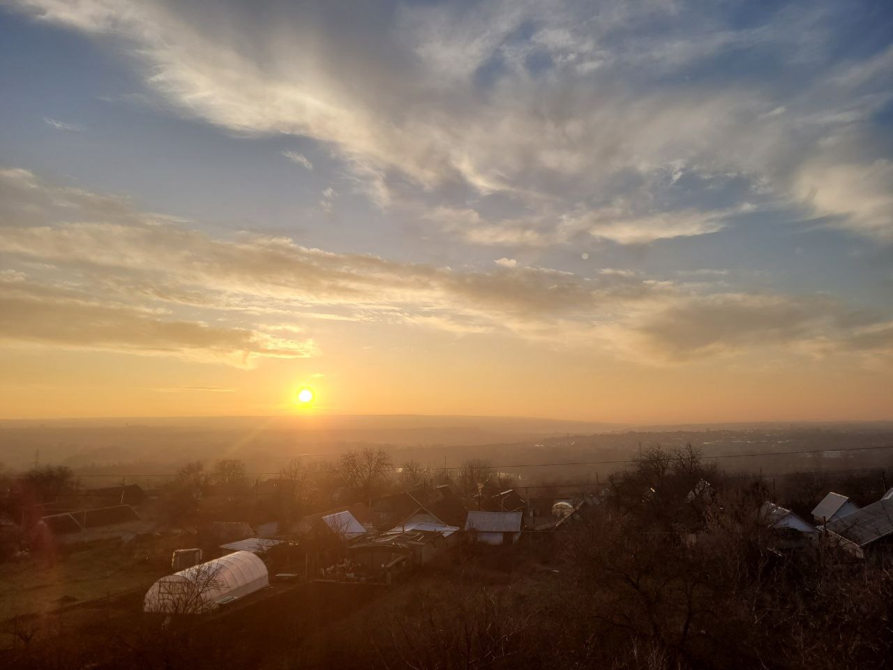 Такой мистический закат был сегодня в селе Бычок Григориопольского района Такой мистический закат был сегодня в селе Бычок Григориопольского района