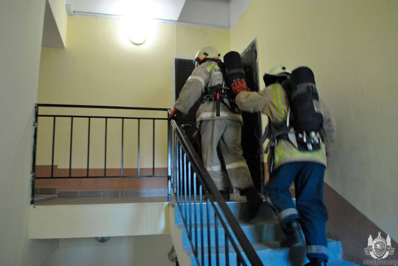 В Слободзее отработали действия при чрезвычайной ситуации В Слободзее отработали действия при чрезвычайной ситуации