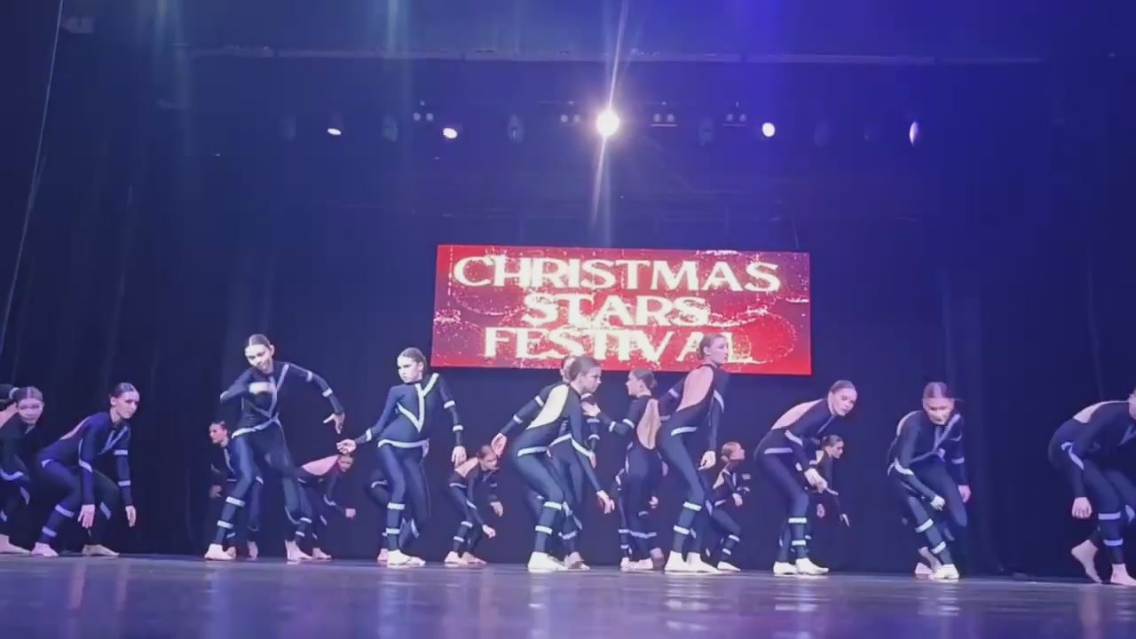 Новогодний хореографический фестиваль-конкурс организовали во Дворце культуры им. Ткаченко. В Бендеры съехались танцевальные коллективы, дуэты и сольные исполнители разных направлений