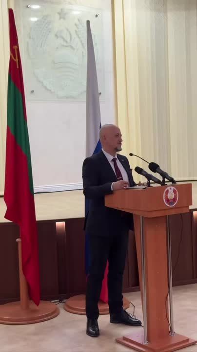 Во Дворце Республики сейчас чествуют тех, кто отвечает за свет и тепло в наших домах