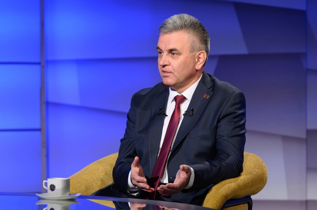 «У нас большое общее историческое наследие с Российской империей, с Советским Союзом и правопреемником – РФ. Здесь проживает более 220 тысяч граждан России. У нас очень плотные культурные, гуманитарные, образовательные...