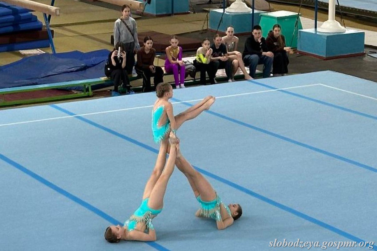 Первенство Слободзейского района по спортивной акробатике приурочили ко Дню Конституции ПМР Первенство Слободзейского района по спортивной акробатике приурочили ко Дню Конституции ПМР