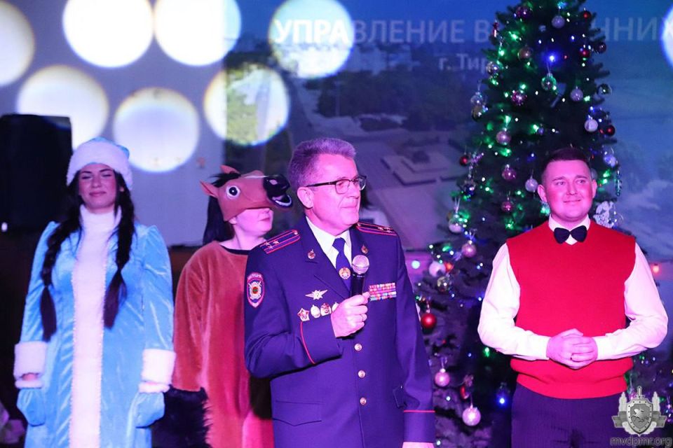 Новогоднее волшебство в УВД: сказка, которую милиционеры создали сами Новогоднее волшебство в УВД: сказка, которую милиционеры создали сами