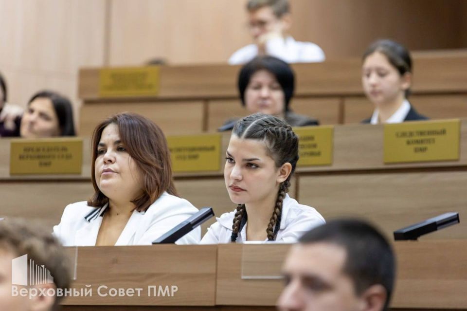 � ������ 15 ���� �������������� � 8 ����� � ����� ���������, ������������ �� ������������� �������� ������ � ��������� �����������