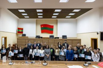 � ������ 15 ���� �������������� � 8 ����� � ����� ���������, ������������ �� ������������� �������� ������ � ��������� �����������