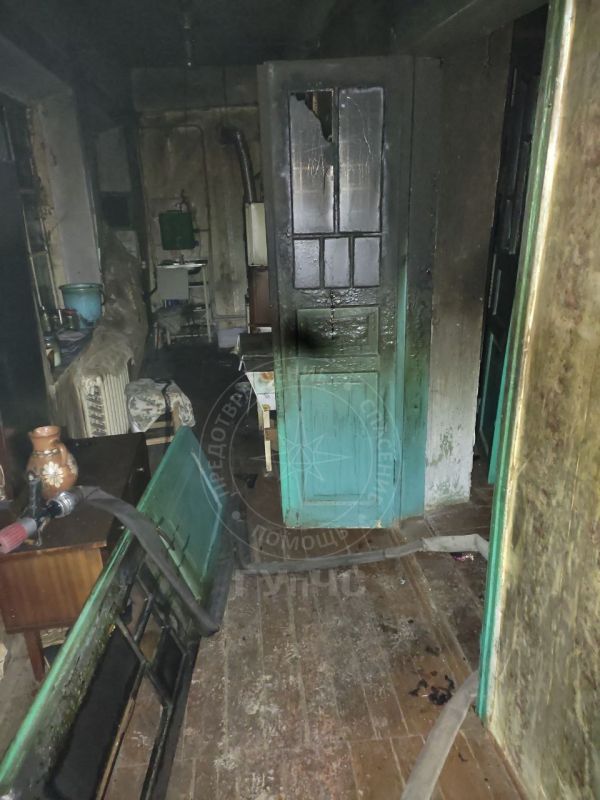 ТРАГЕДИЯ В ТЕРНОВКЕ. Около полуночи, 26 декабря, жильцы Терновки увидели дым из соседнего дома и вызвали пожарных ТРАГЕДИЯ В ТЕРНОВКЕ. Около полуночи, 26 декабря, жильцы Терновки увидели дым из соседнего дома и вызвали пожарных