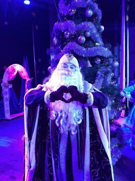 Артисты приднестровских театров делятся трогательными и забавными историями о том, как маленькие зрители верят в Деда Мороза