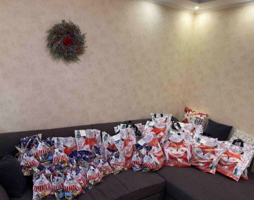 Добровольными помощниками главного новогоднего волшебника в исполнении желаний приднестровских мальчиков и девочек стали в этом году представители разных профессий и поколений