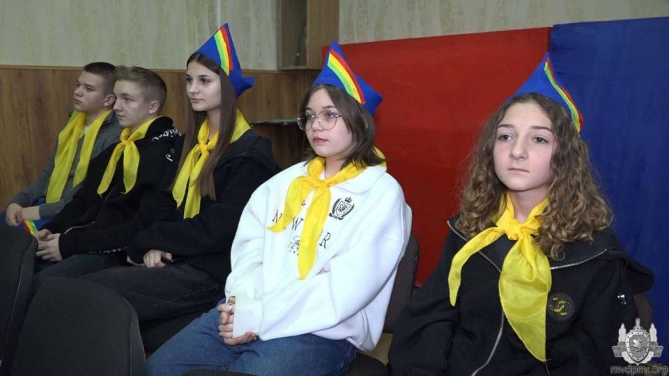 Детям о правилах безопасности на дорогах Детям о правилах безопасности на дорогах