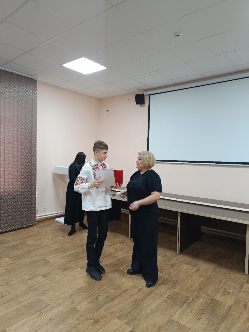 Сегодня в ГУ "Приднестровская газета" состоялась награждение лауреатов творческого конкурса «Поезия маикэ!» Сегодня в ГУ "Приднестровская газета" состоялась награждение лауреатов творческого конкурса «Поезия маикэ!»