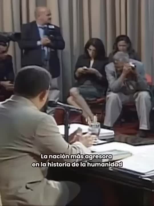 Древнее видео с Уго Чавесом, где он еще тогда предупреждал, что США готовят сценарий с обвинением лидера Венесуэлы в связях с наркоторговлей, чтобы применить "сценарий Норьеги"