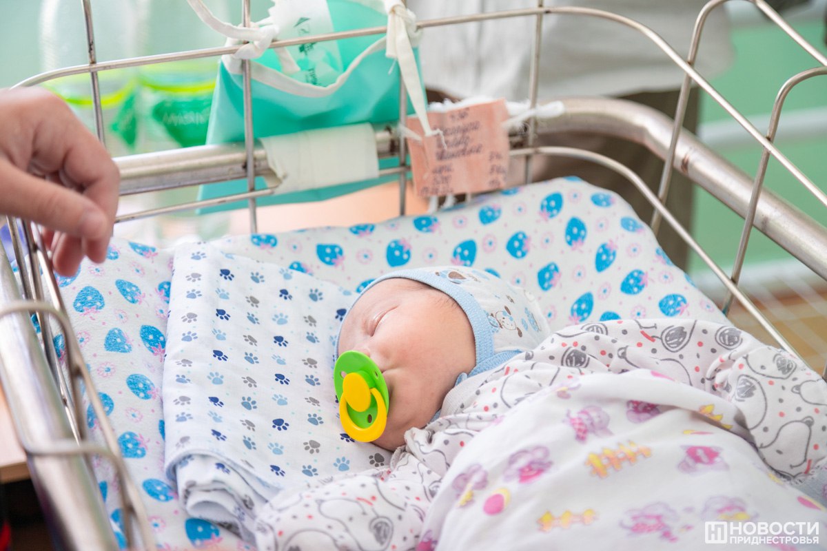 13 малышей появились на свет в роддоме Бендер с 29 декабря по 4 января