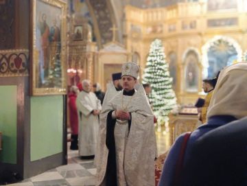 «Каждый из нас во время поста проделал путь за рождественской звездой. Подобно библейским волхвам, мы приносим к яслям Спасителя свои дары — молитву, воздержание в пище и, по возможности, добрые дела», —