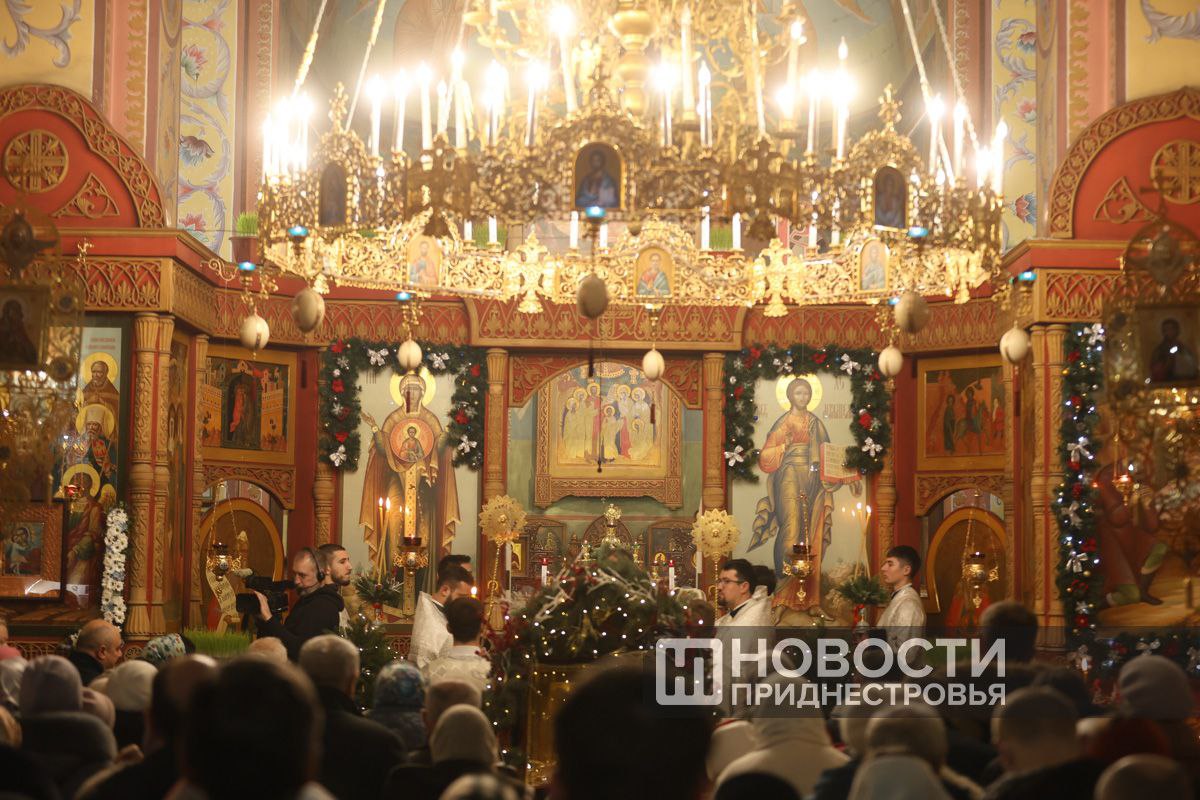 В храмах Приднестровья идут рождественские богослужения В храмах Приднестровья идут рождественские богослужения