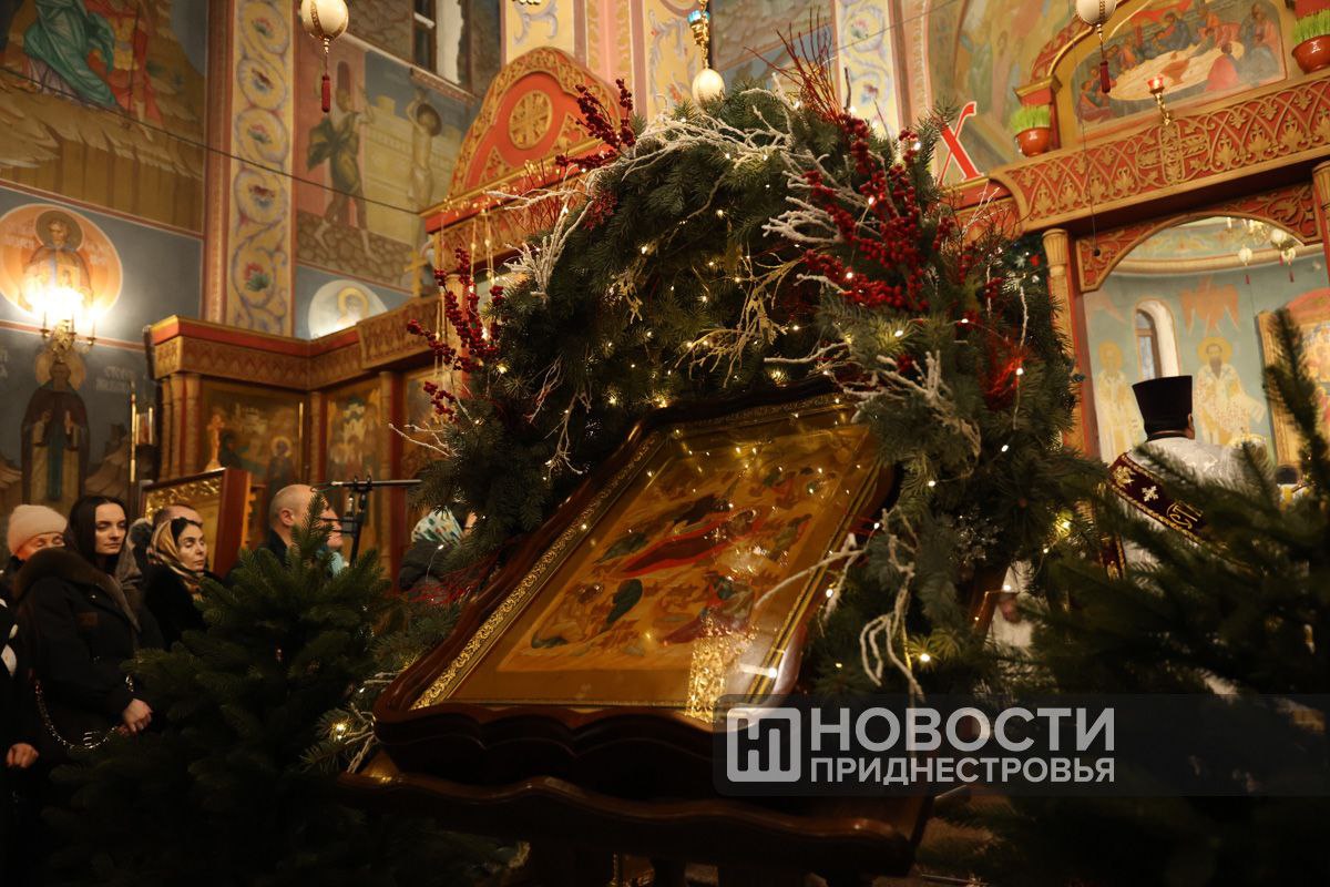 В храмах Приднестровья идут рождественские богослужения В храмах Приднестровья идут рождественские богослужения