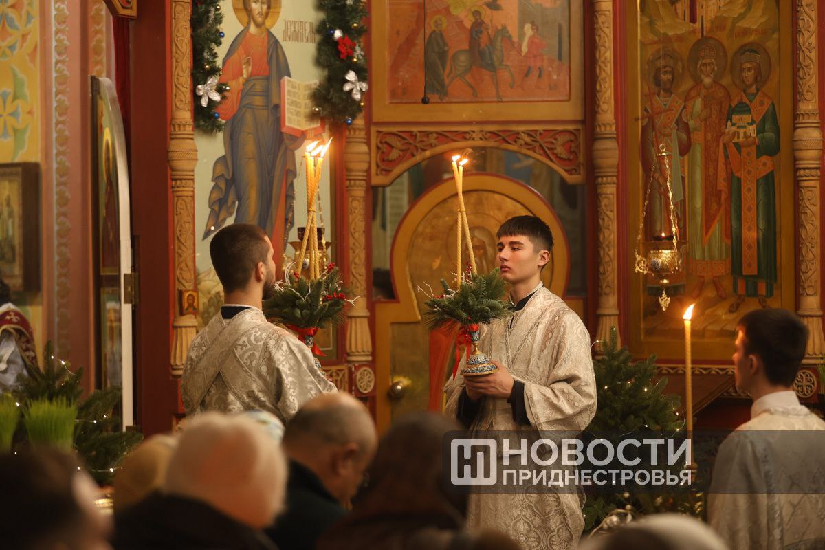 В храмах Приднестровья идут рождественские богослужения В храмах Приднестровья идут рождественские богослужения