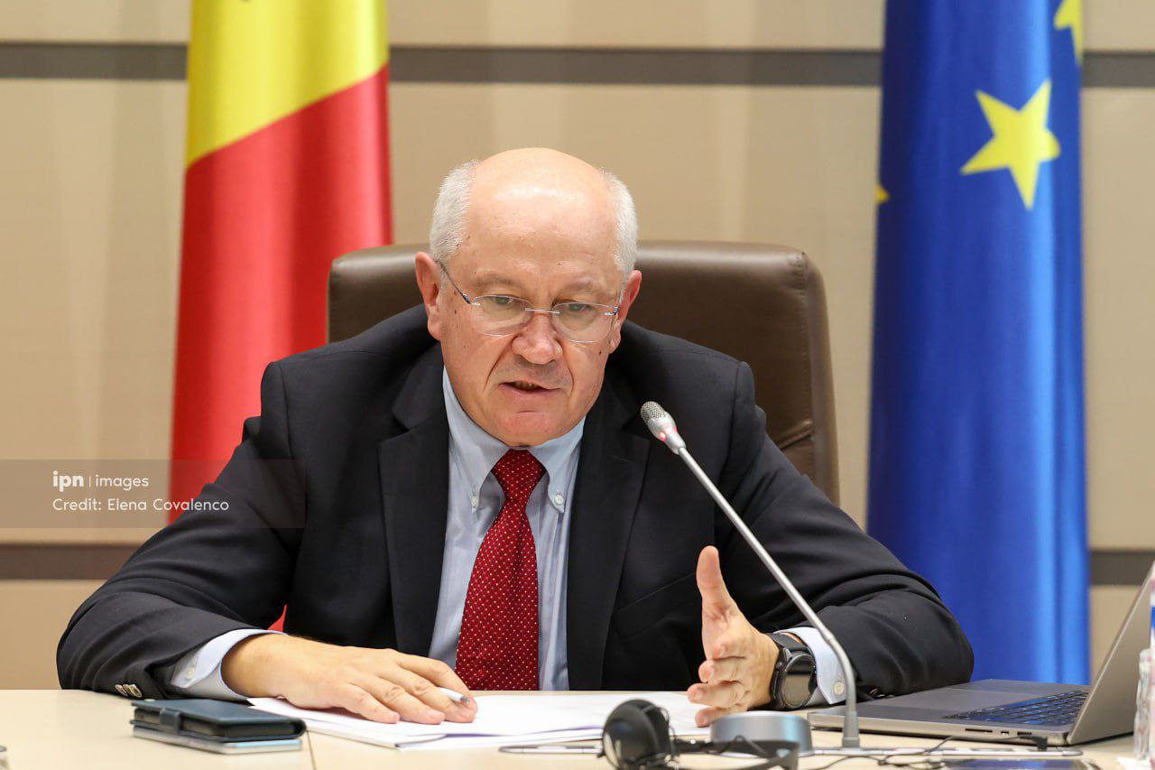 Премьер-министр Молдовы Александр Мунтяну осудил использование Россией баллистической ракеты «Орешник» во время ночных атак на Украину