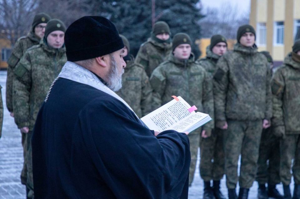 ВОЕННОСЛУЖАЩИХ ПОЗДРАВЛЯЮТ С РОЖДЕСТВОМ ХРИСТОВЫМ