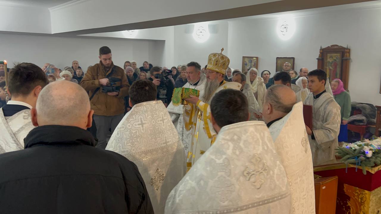 11 января в нижнем храме собора Архангела Михаила архиепископ Тираспольский и Дубоссарский Савва совершил Божественную литургию, приуроченную к престольному празднику храма 11 января в нижнем храме собора Архангела Михаила архиепископ Тираспольский и Дубоссарский Савва совершил Божественную литургию, приуроченную к престольному празднику храма