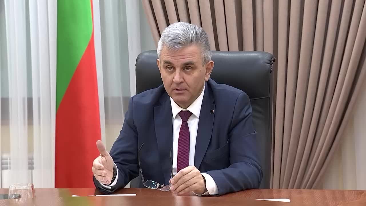 Вадим Красносельский: Там, где классы еще не прогрелись, надо сократить уроки, чтобы у детей было не 7 или 6 уроков, а 3 или 4, чтобы детей не заморозить